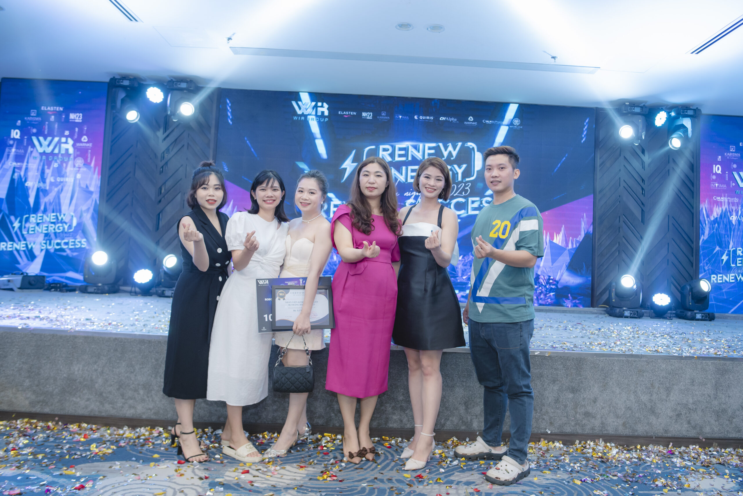 tri-an-va-khen-thuong-nhung-nhan-vien-co-thanh-tich-xuat-sac