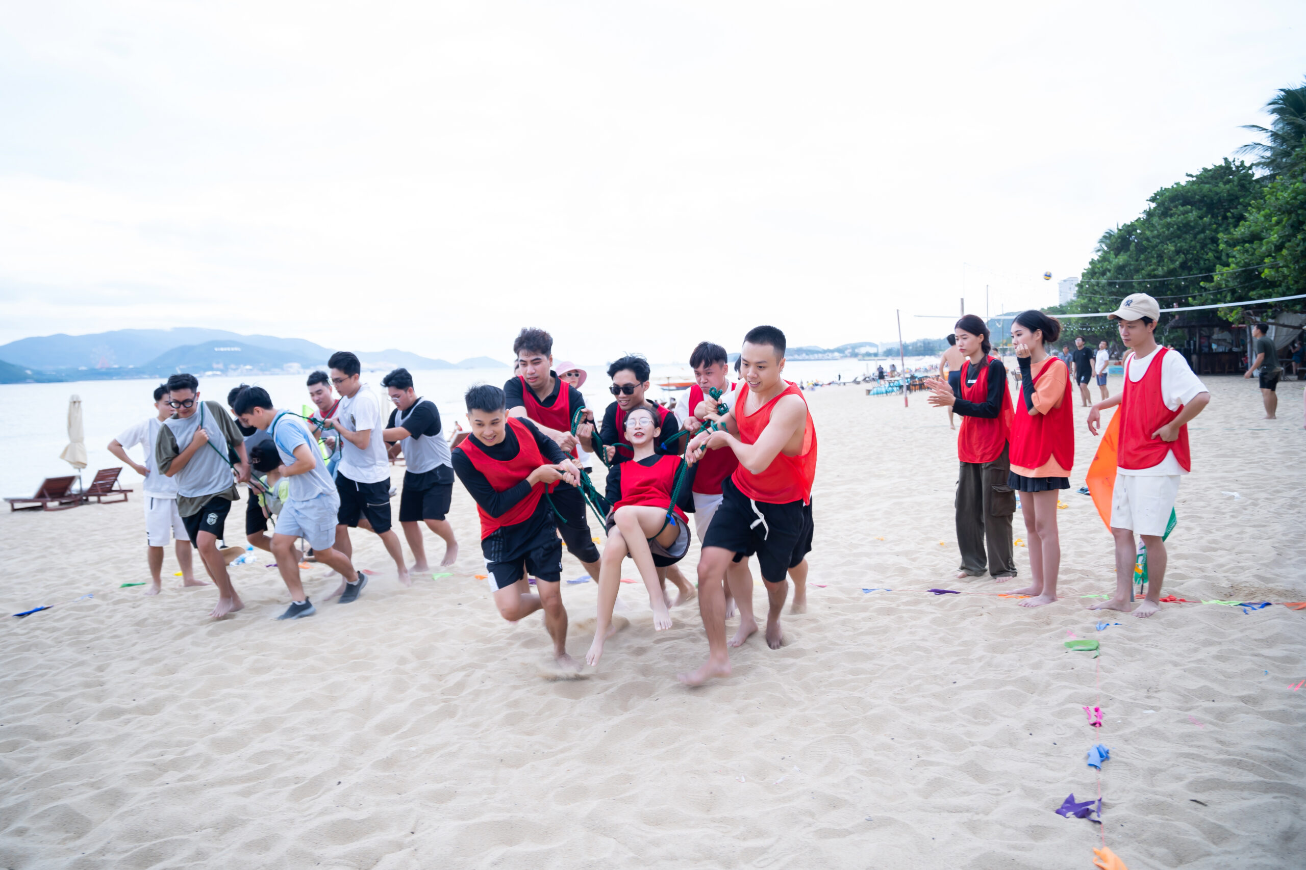 to-chuc-team-building-cuoi-nam-o-cang-tien-sa-da-nang-voi-nhieu-tro-choi-vui