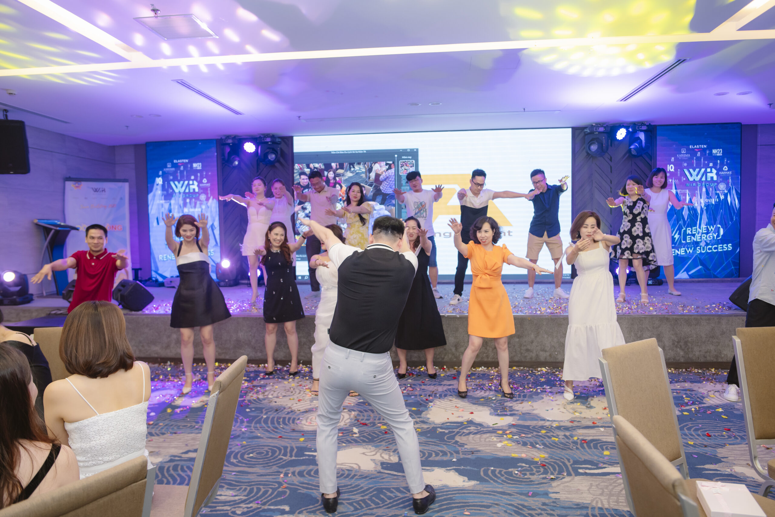 loi-chuc-cuoi-nam-hay-nhat-cho-dong-nghiep-ban-be