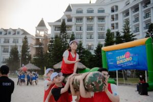 Tổ chức team building