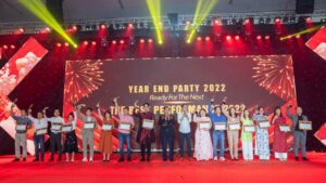 Tổ chức year end party